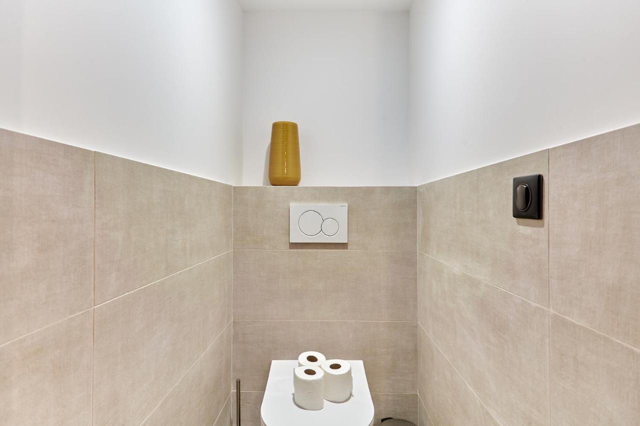 Apartment Batignolle Montmartre By Studio Prestige Paris Bagian luar foto
